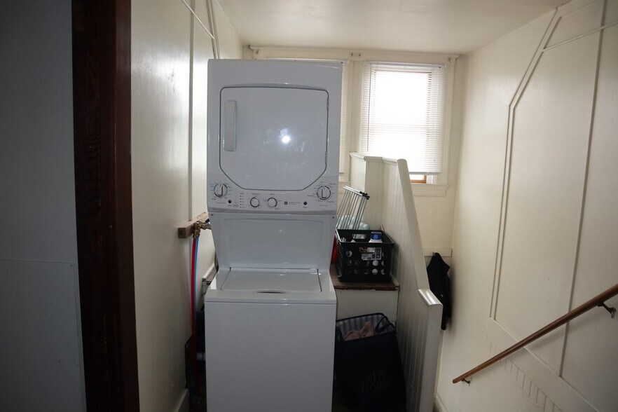 Building Photo - 602 2nd St