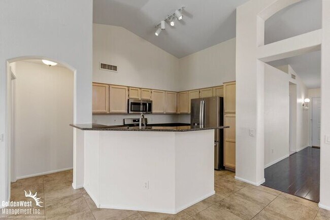 Building Photo - Charming 3Bdm 2Ba Home with Private Backyard!