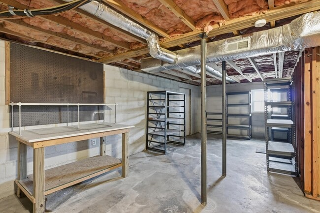 Building Photo - 1839 Crumley Rd