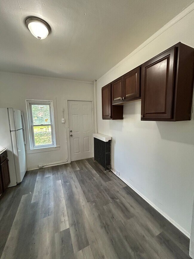 Building Photo - 1243 Dayton St