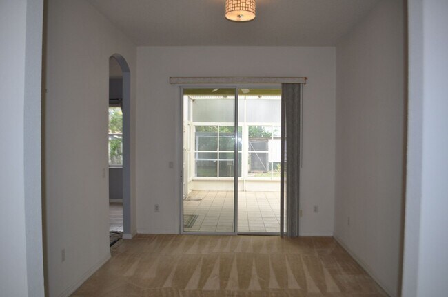 Building Photo - Lovely home in Pine Lakes