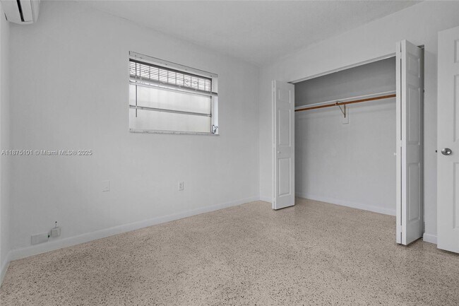 Building Photo - 3269 SW 23rd St
