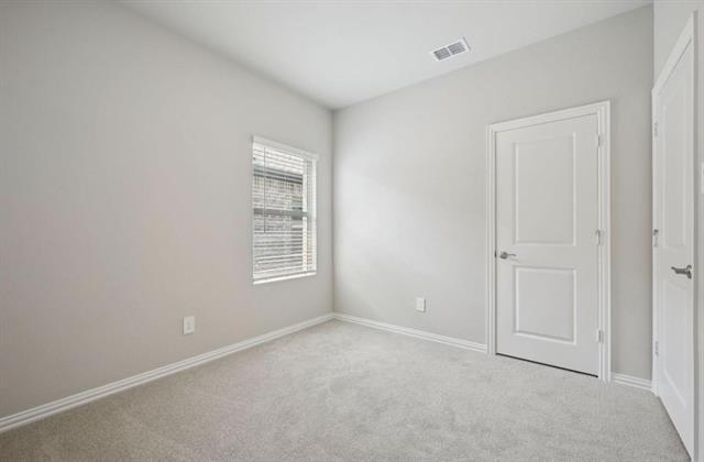 Building Photo - 707 Leavenworth Dr