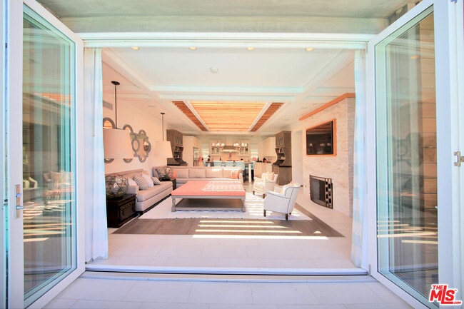 Building Photo - 3054 Elvido Dr