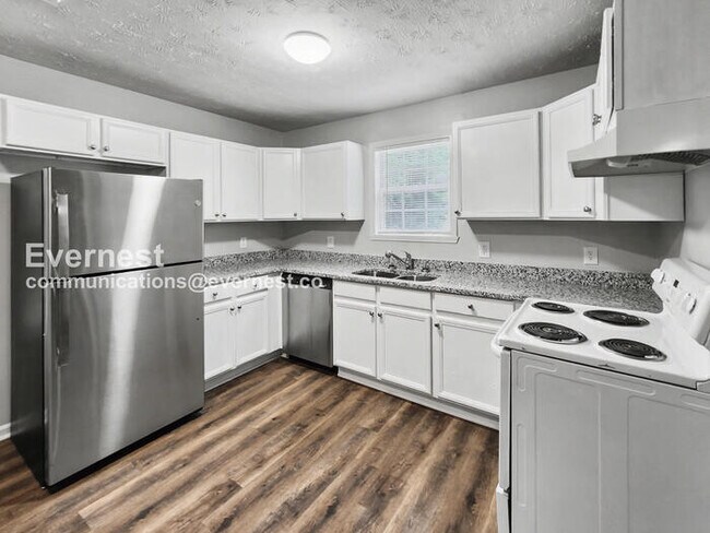 Building Photo - 234 Elm Pl