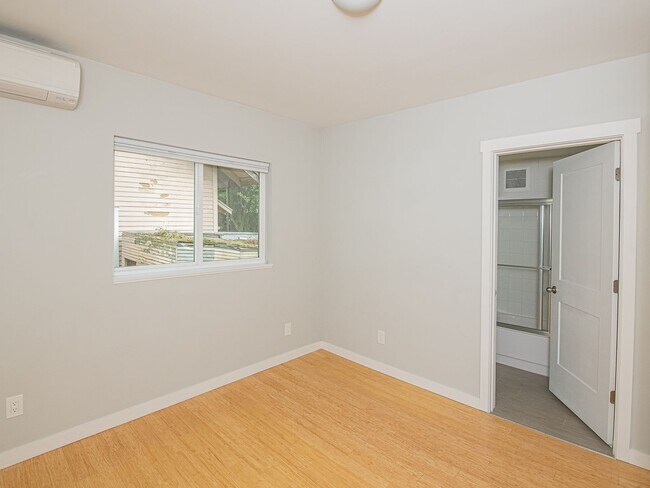 Building Photo - $300 off first month! Pristine 1-bdrm designer remodel. 1898 Kerns duplex with A/C, 1 block to 28th