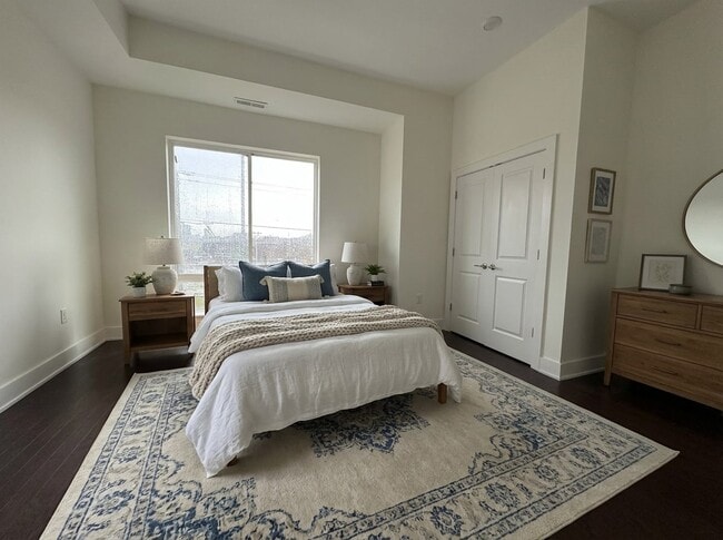 Building Photo - 1431 N 5th St