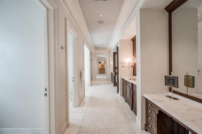 Building Photo - 3868 Olympia Dr