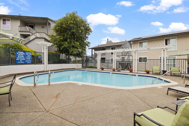 Building Photo - Vista Belvedere