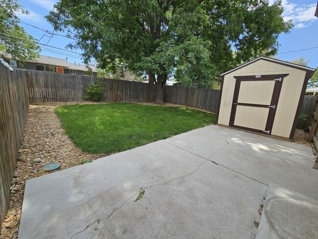 Building Photo - 8958 Circle Dr