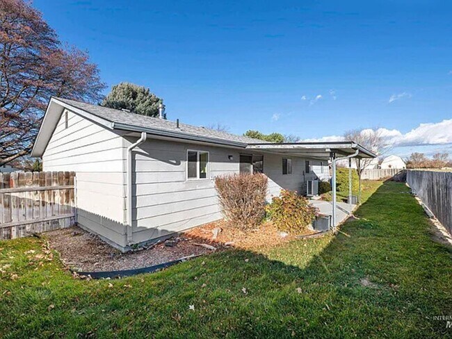 Building Photo - 80 S Heather Dr