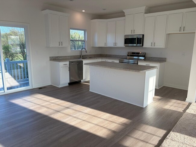 Building Photo - 158 Dusky Willow Dr