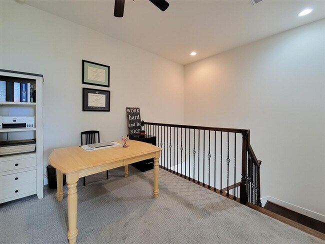 Building Photo - 1842 Parana Dr