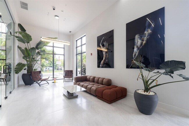 Building Photo - 18300 SW 98th Ave