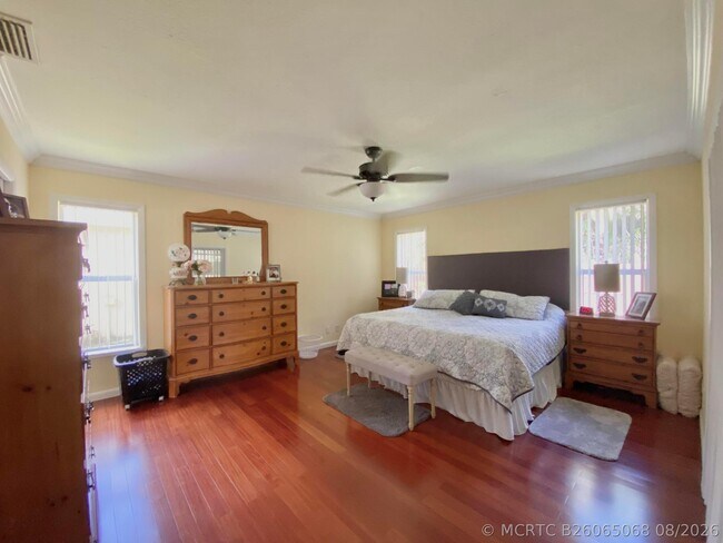 Building Photo - 9132 Pine Springs Dr