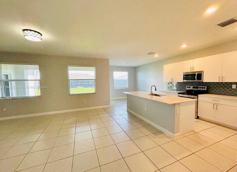Building Photo - 16740 SW 290th Ln