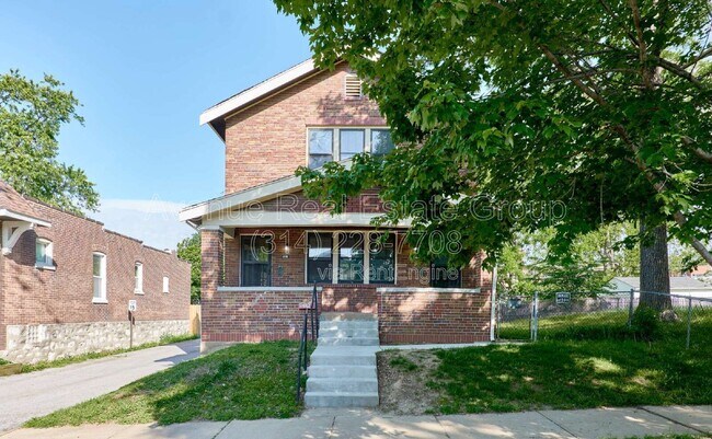Building Photo - 5021 Ray Ave
