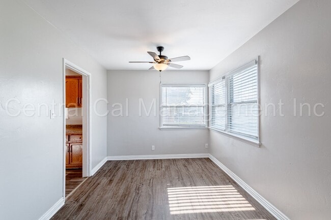 Building Photo - 3 Bedroom/1 Bath Home - $1850 per month!