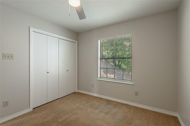 Building Photo - 1401 Ave O