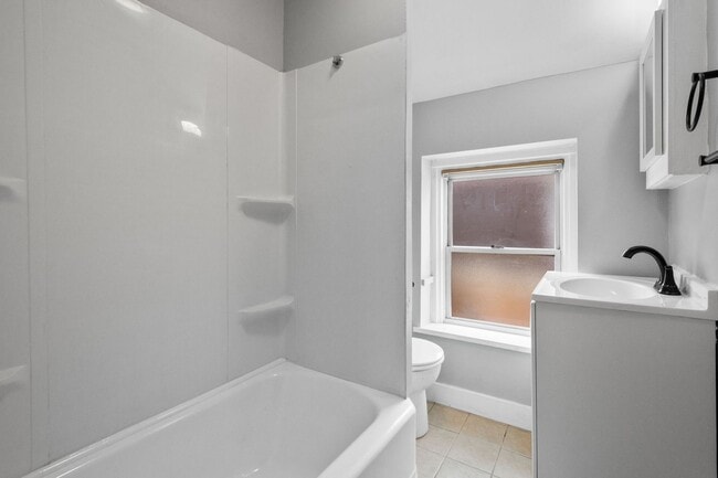 Building Photo - MOVE-IN SPECIAL! $200 OFF 1ST MONTH RENT T...