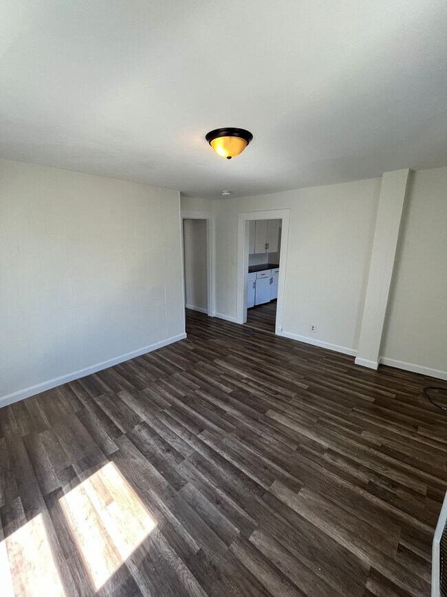 Building Photo - Central St Apartments