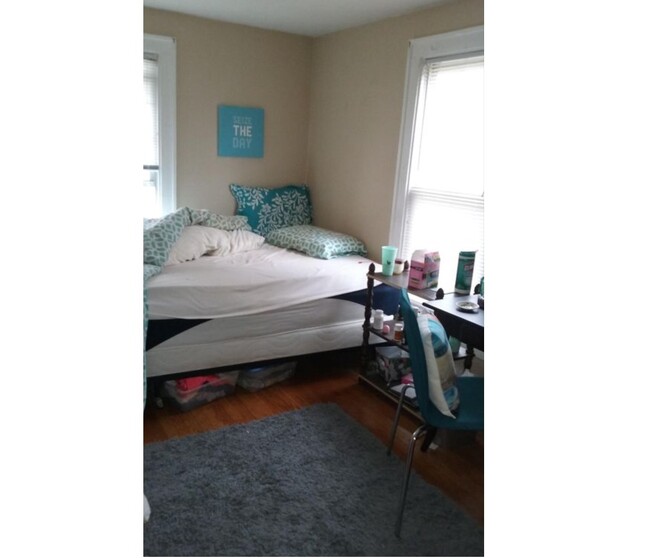 Bedroom 3 - 827 Sylvan Ave