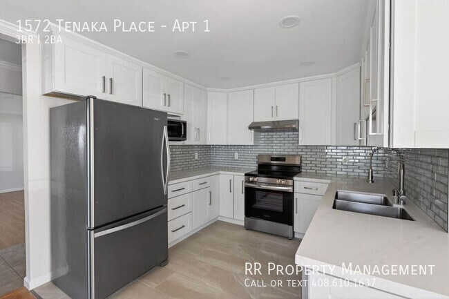 Building Photo - 1572 Tenaka Pl