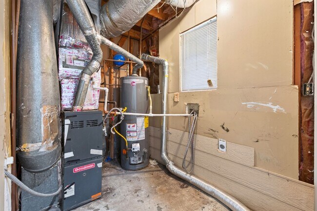 Building Photo - 2136 Sara Ashley Way