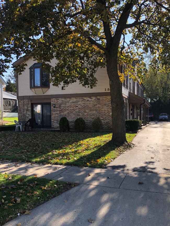 Primary Photo - 131 Newberry Ave