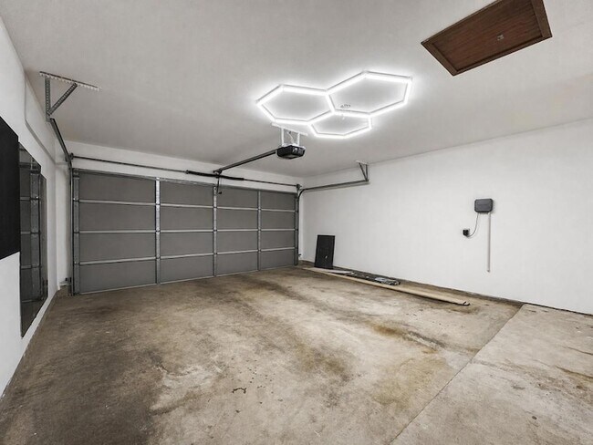 Building Photo - 1841 Greening Way