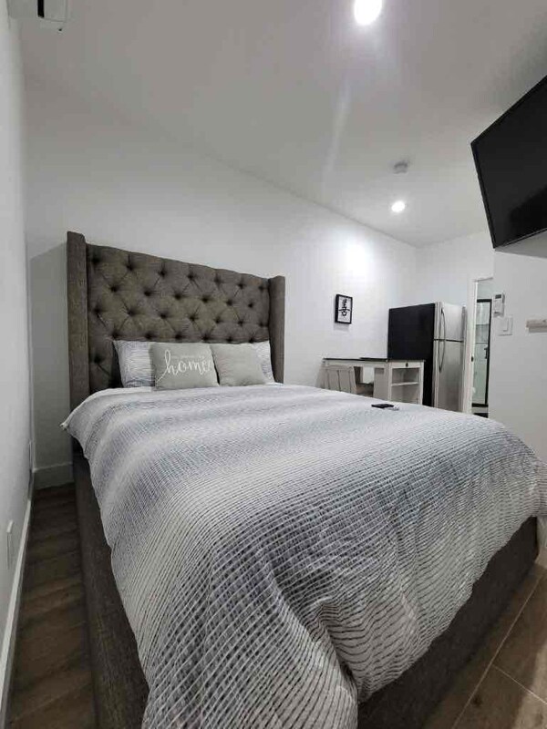 Building Photo - xx91 Cam Manzano