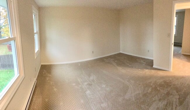 Building Photo - 7404 Oak Post Rd