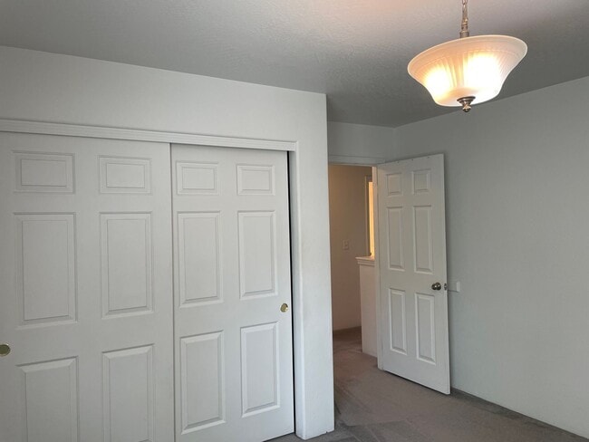Building Photo - Beautiful 3 Bed, 2.5 Bath Home for Rent – Bright & Spacious in a Great Neighborhood