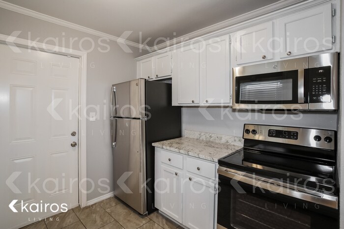 Building Photo - 204 NE 19th St