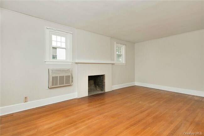 Building Photo - 14 Oakridge Pl