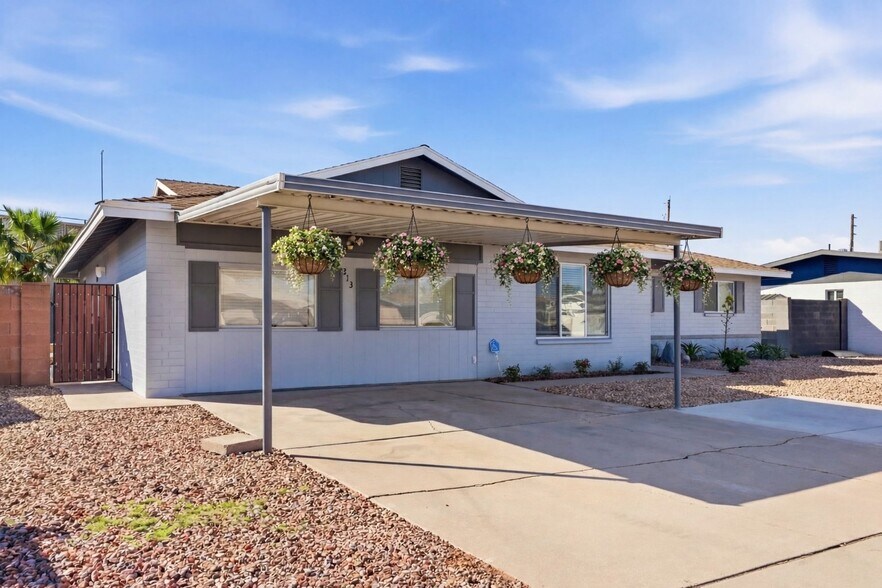 Building Photo - 313 E Riviera Dr