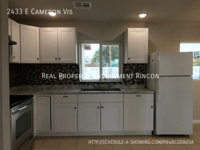 Building Photo - 2433 E Cameron Vista