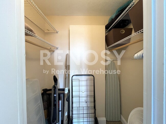 Building Photo - Spacious Condo in Clearwater Beach with Awesome Views