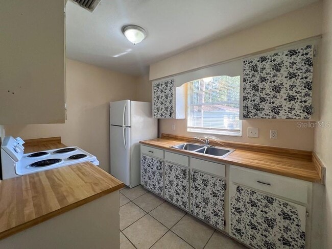 Building Photo - 2114 NW 55th Blvd