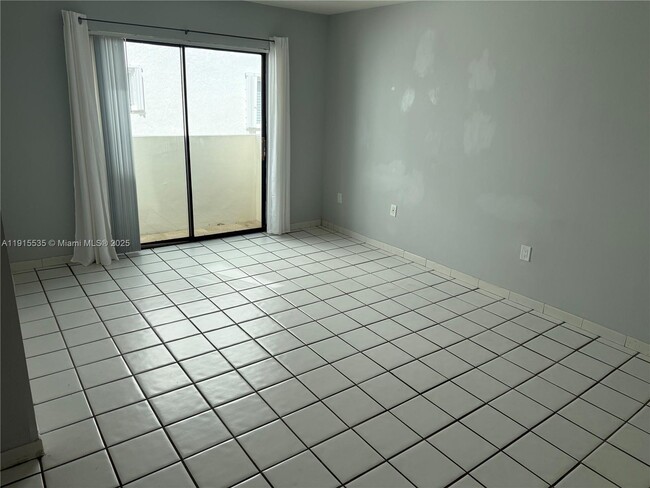 Building Photo - 7915 Harding Ave