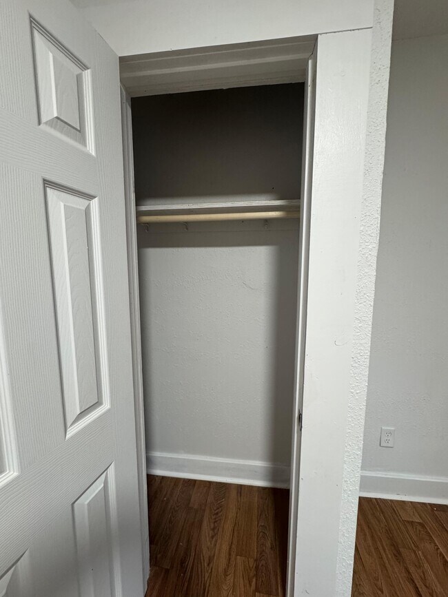 Building Photo - 542 N Scott St