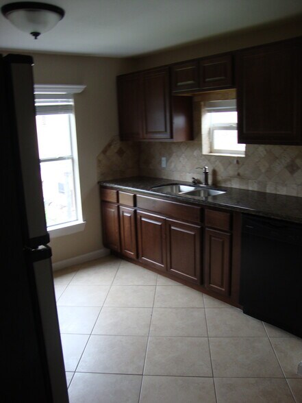 Building Photo - 3816 Gano St