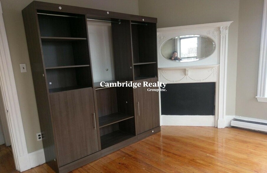 Building Photo - 1293 Cambridge St