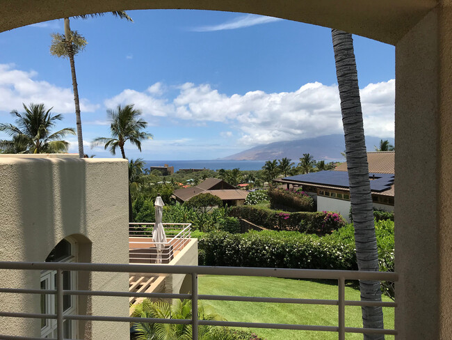 Building Photo - Gorgeous Wailea Palms Unit with ocean views!