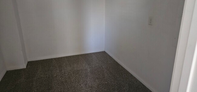 Building Photo - Beautiful Spacious 3 Bedroom Home for Rent