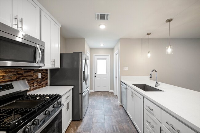 Building Photo - 12050 Sela Ln