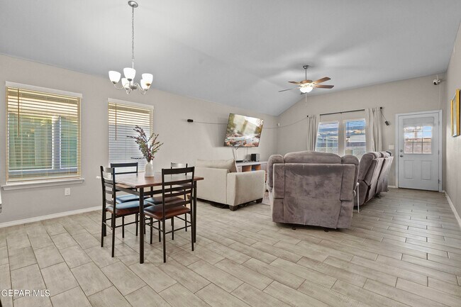 Building Photo - 12612 Don Norte St