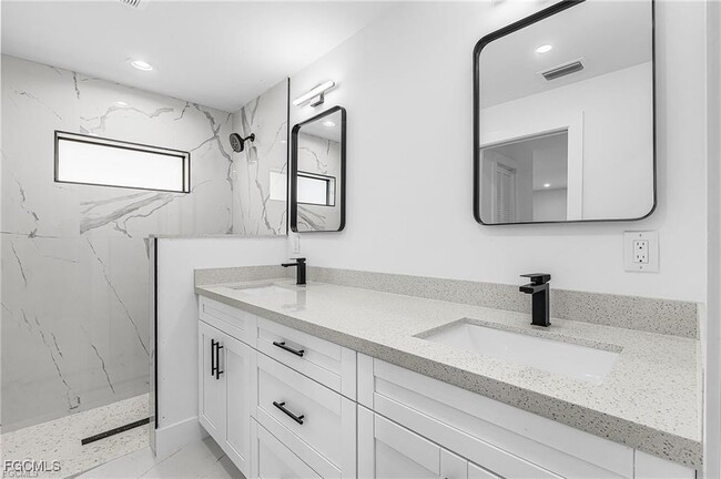 Building Photo - 1829 NW 24th Ave