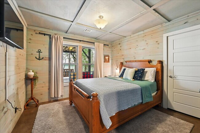 Building Photo - 1115 Red Bud Dr