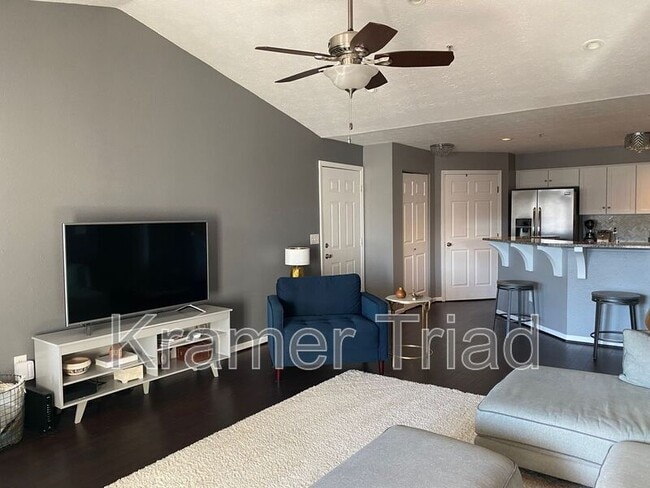 Building Photo - 1384 Heatherwood Ln